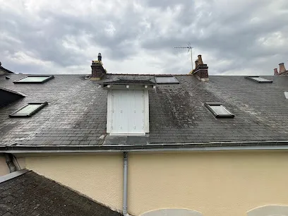 Image de PROFIRME COUVREUR LIÈGE : couverture, étanchéité toiture, charpentier, démoussage toiture, zinguerie, gouttière, façade